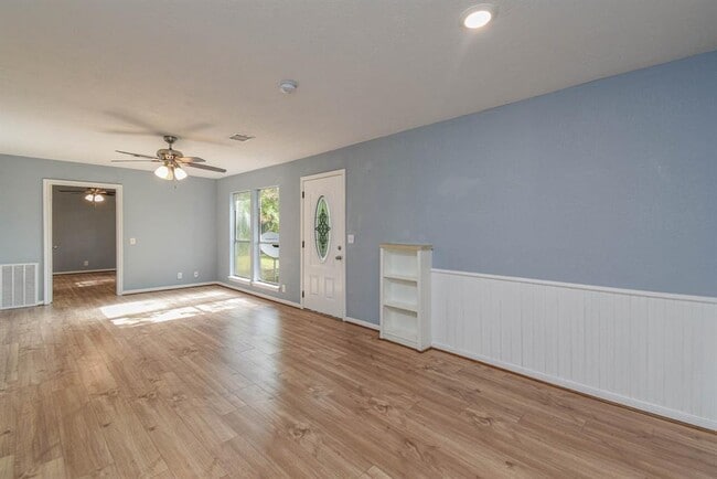 Building Photo - 3680 Woodpeckers Grove
