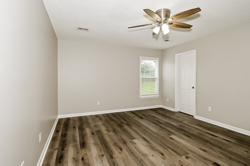 Building Photo - 8241 Meadow Vale Dr