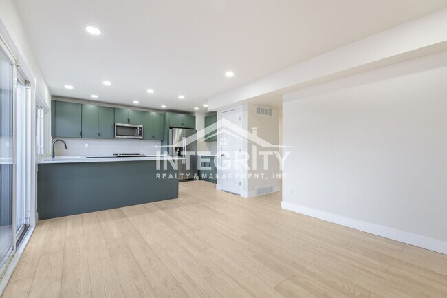 Building Photo - 620 S Youngfield Ct