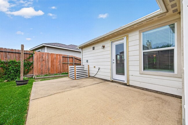 Building Photo - 16238 Ranchland Ln