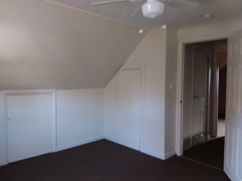 Building Photo - 58 Pennywood Ln