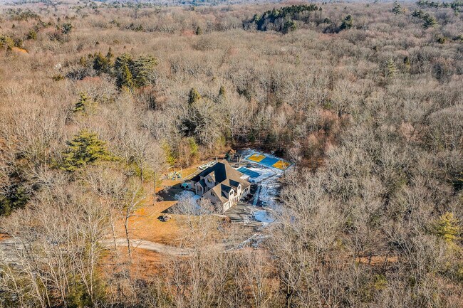 Building Photo - 1551 Wooded Acres Dr