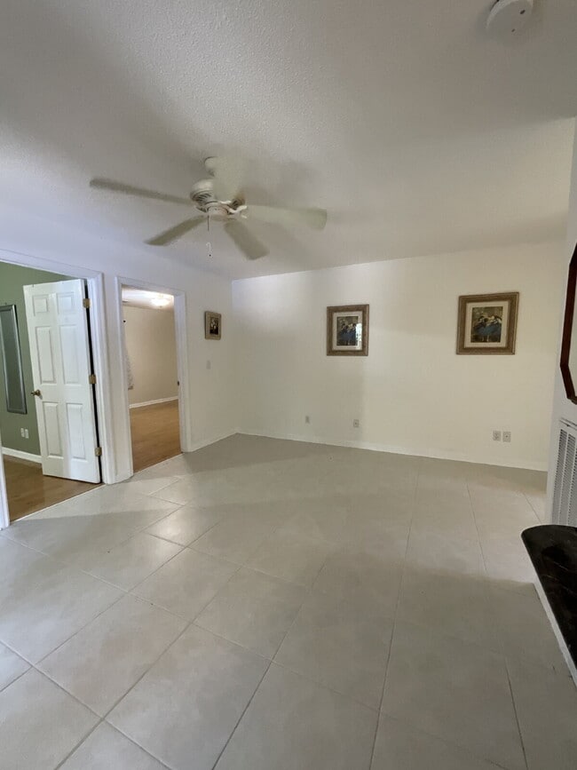 Building Photo - ALL Utilities Included