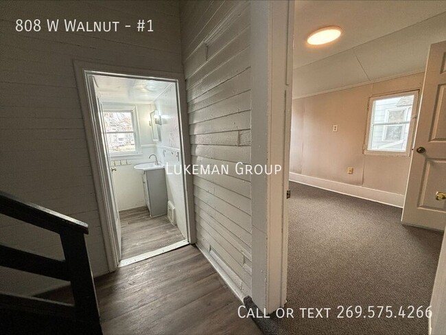 Building Photo - 808 W Walnut St