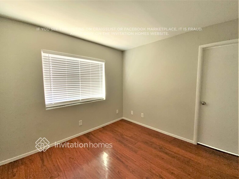 Building Photo - 1221 Taramar St
