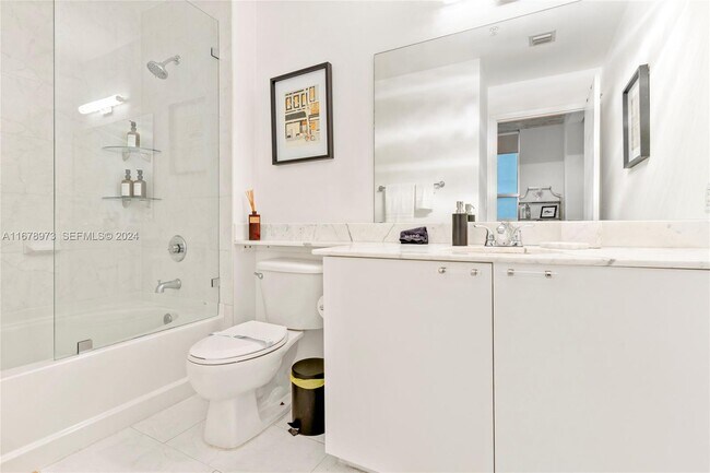 Building Photo - 234 NE 3rd St