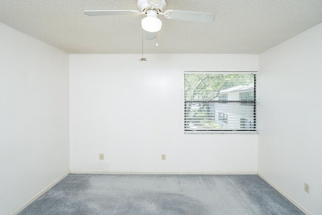 Building Photo - 10 Cristina Ct