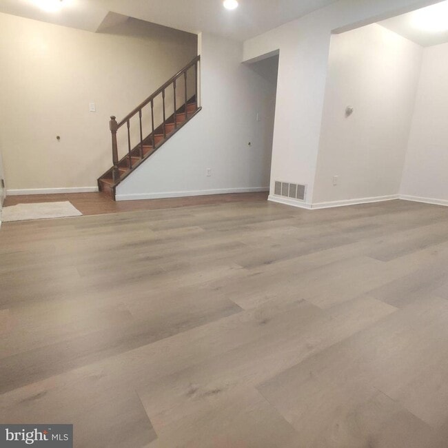 Building Photo - 313 Carleton Ln