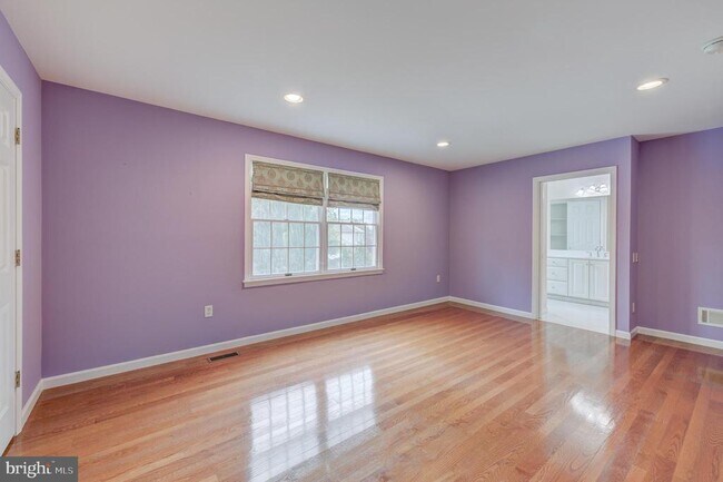 Building Photo - 42 Ellsworth Dr