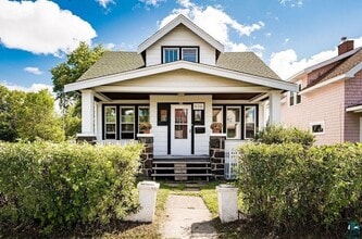Building Photo - AVAILABLE SEPTEMBER 1st - Beautiful 2 Bed 1 Bath w/ Garage & Fenced Corner Lot