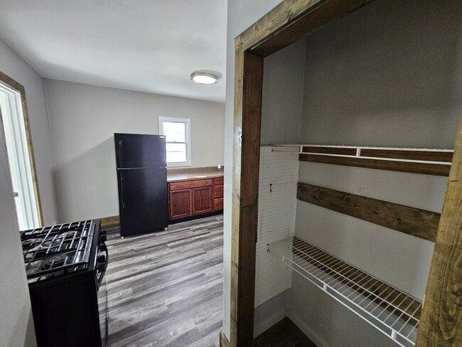 Building Photo - 3242 W 92nd St