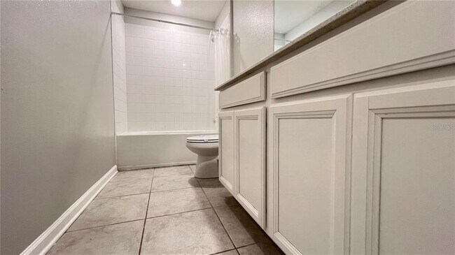 Building Photo - 1343 Lassen St