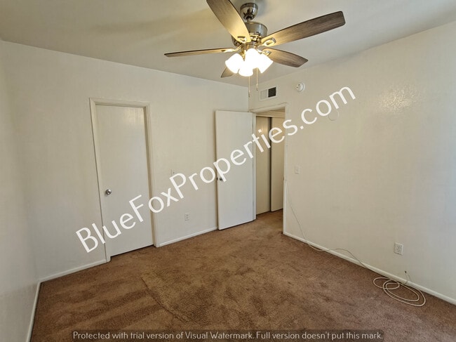 Building Photo - 3690 N Country Club Rd