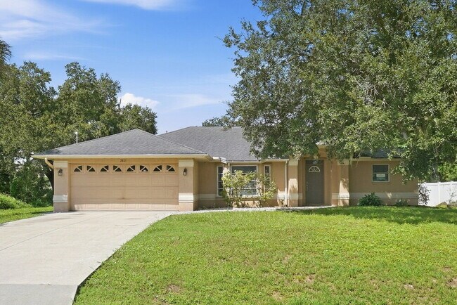 Building Photo - 2821 Logsdon St