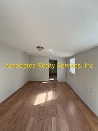 Building Photo - Roberts- Seola Williamsons-  MR82