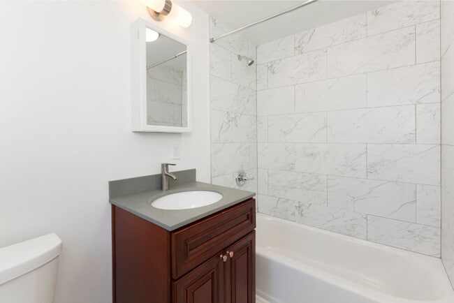 Building Photo - 705 16th St