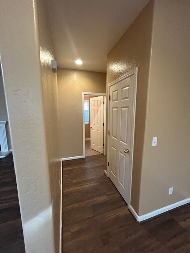 Building Photo - 4 Bedroom 2.5 Bathroom in NW Visalia with a Pool!! Just in Time for Summer!!!