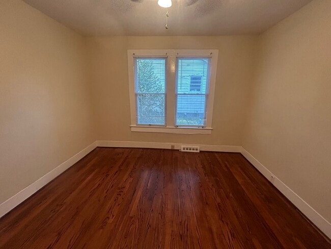 Building Photo - 1506 Charlton St