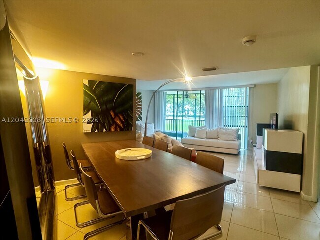 Building Photo - 3475 N Country Club Dr