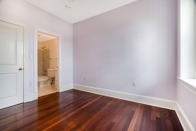 Building Photo - 1324 Euclid St NW
