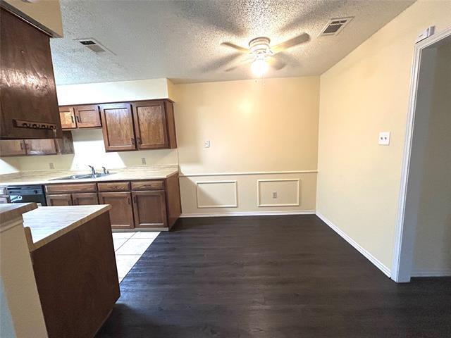 Building Photo - 2303 Lido Ln