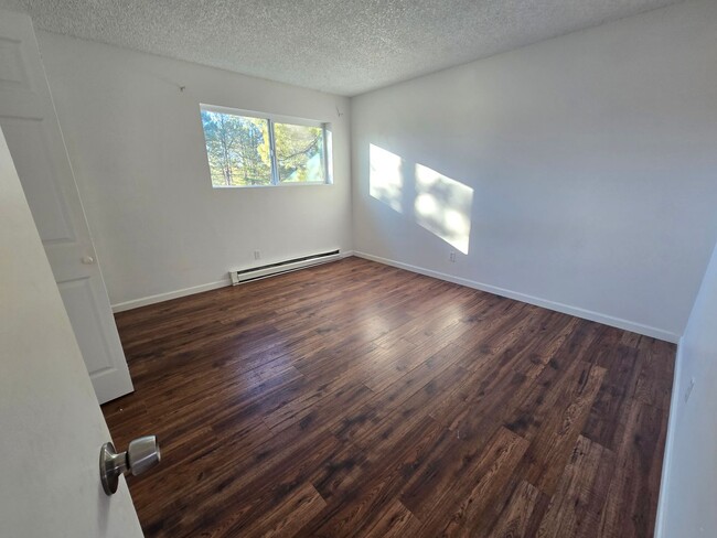 Building Photo - 2 Bed, 1 Bath Townhouse next to NAU!! Stud...