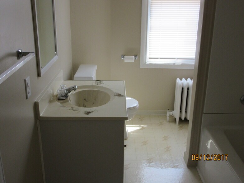 Building Photo - 3008 Broad Ave