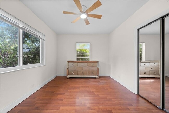 Building Photo - 261 188th St