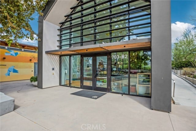 Building Photo - 783 Benchmark