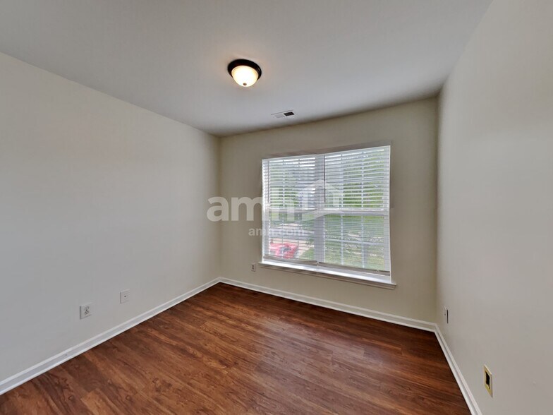 Building Photo - 1517 Braveheart Ln
