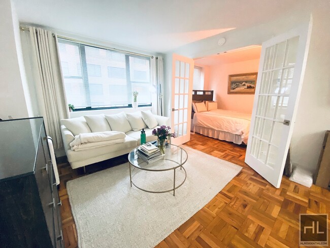 Building Photo - Gorgeous 1 Bedroom/Luxury Building/WEST 57...