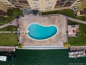 Building Photo - 301 Golden Isles Dr