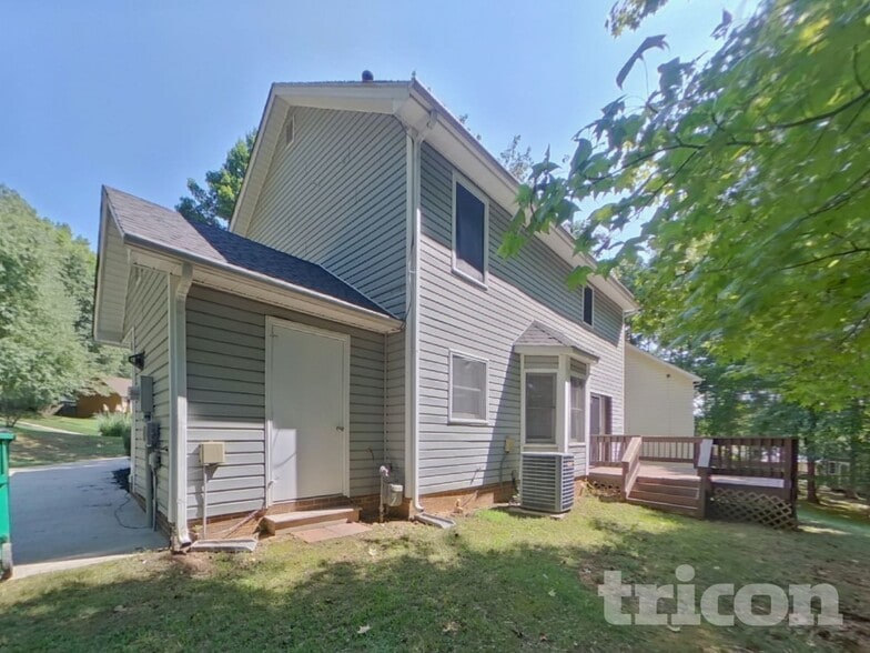 Building Photo - 8404 Sills Ct