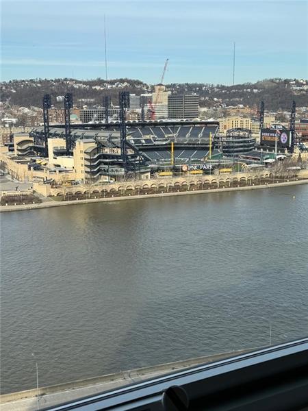 Building Photo - 320 Fort Duquesne Blvd