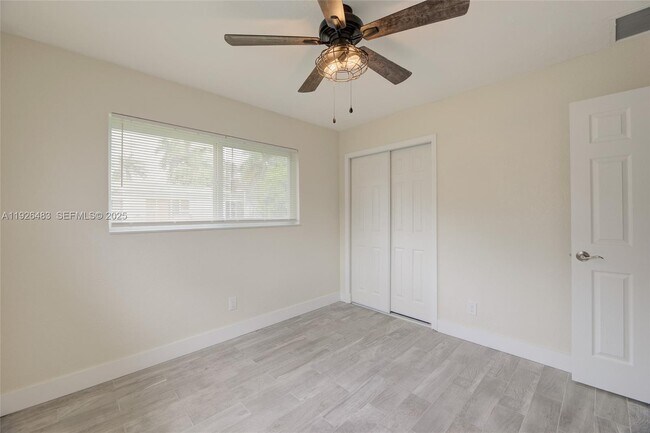 Building Photo - 610 N 31st Ct