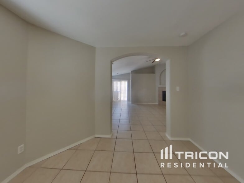 Building Photo - 9415 Cerro Largo Pl NW