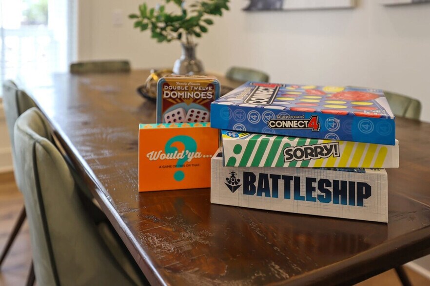 Building Photo - 372 S Hill Ave