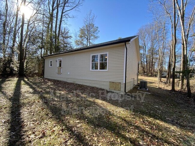Building Photo - 170 Forest Grove Rd