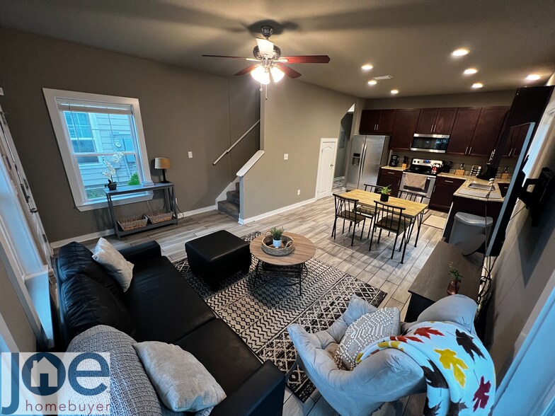 Building Photo - 2004 W Gregory St