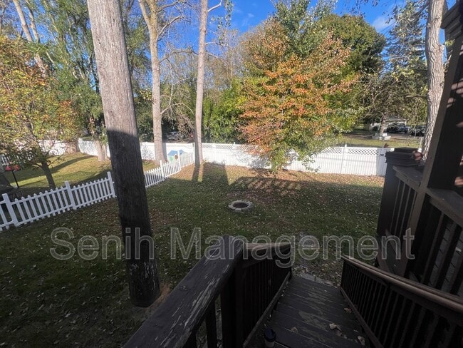 Building Photo - 315 Victorian Ln