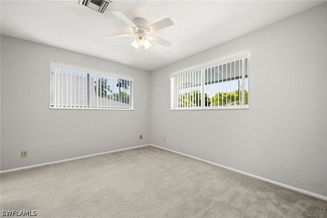 Building Photo - 1376 Chesapeake Ave