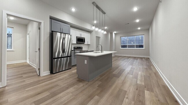 Building Photo - 701 N 40th St