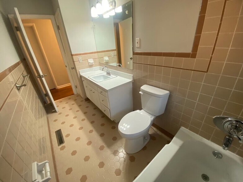 Building Photo - 1411 McDonald Ave