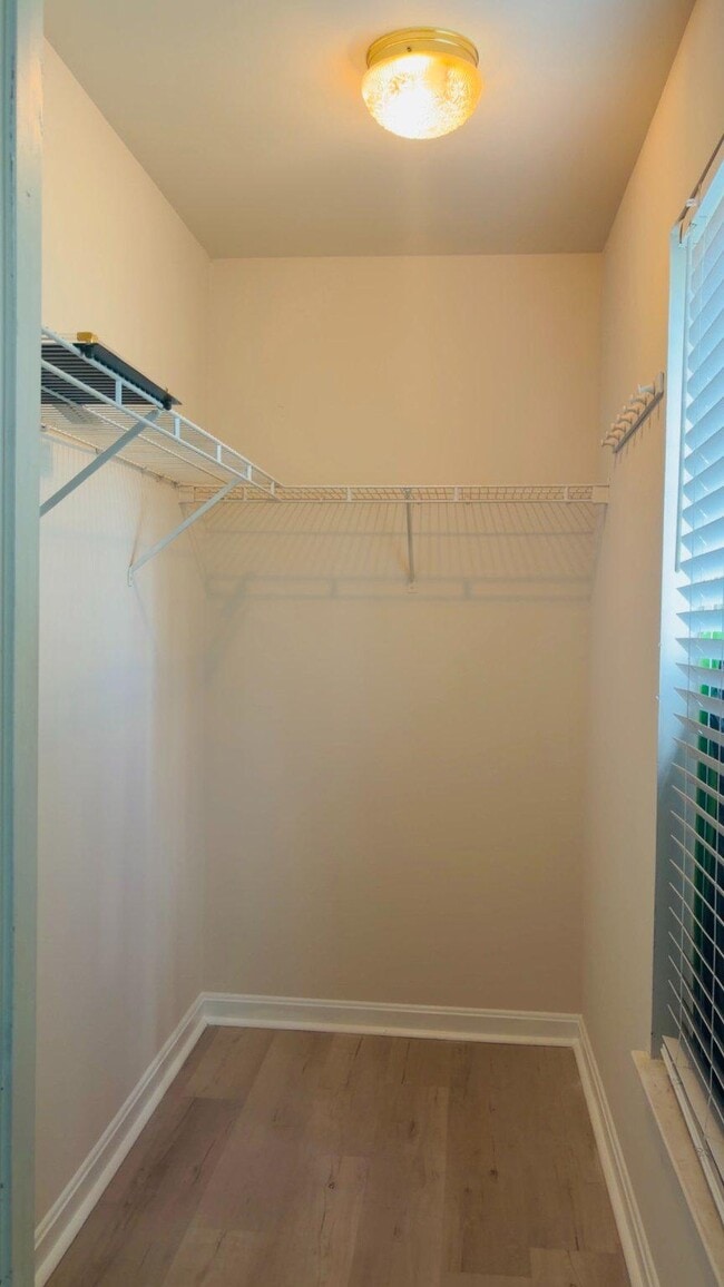 Building Photo - 6615 Buskin Ln