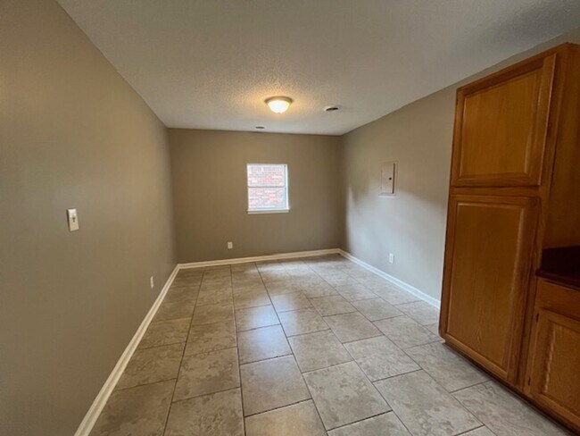 Building Photo - Renovated 3 Bedroom 1.5 Bath Home for Rent!!
