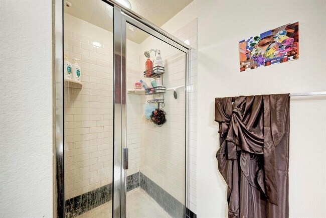 Building Photo - 2505 San Gabriel St