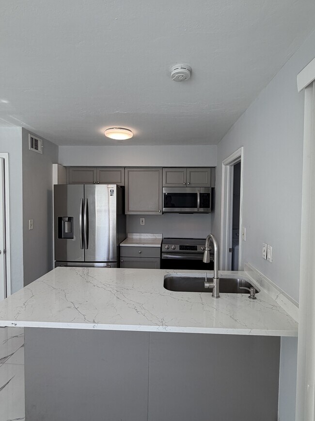 Building Photo - 10280 Carolina St