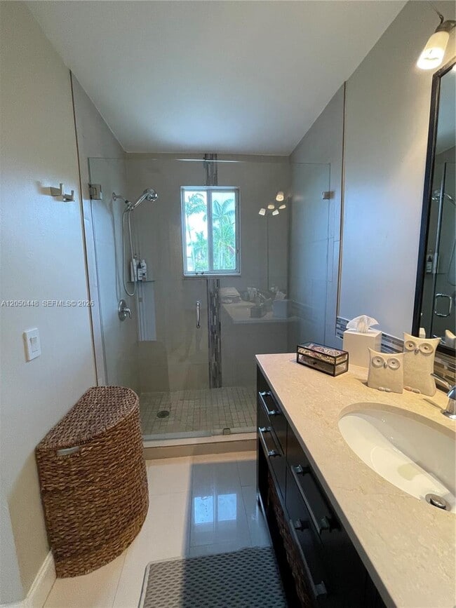Building Photo - 485 Silver Palm Way