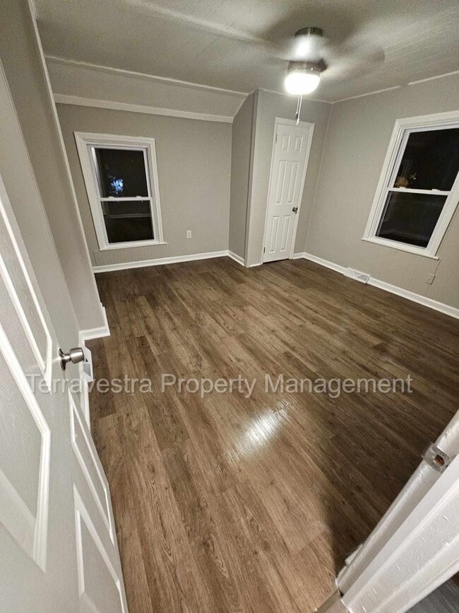 Building Photo - 2 Bed in Millville! Single family