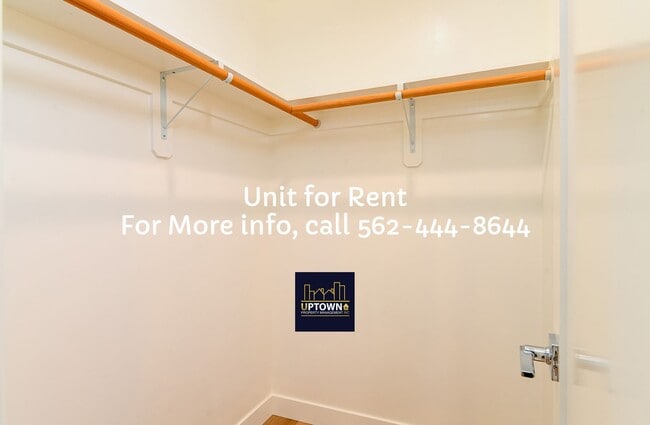 Building Photo - AVAILABLE - July 1 - HOUSE - 3 Bedrooms / 2 Baths - Long Beach